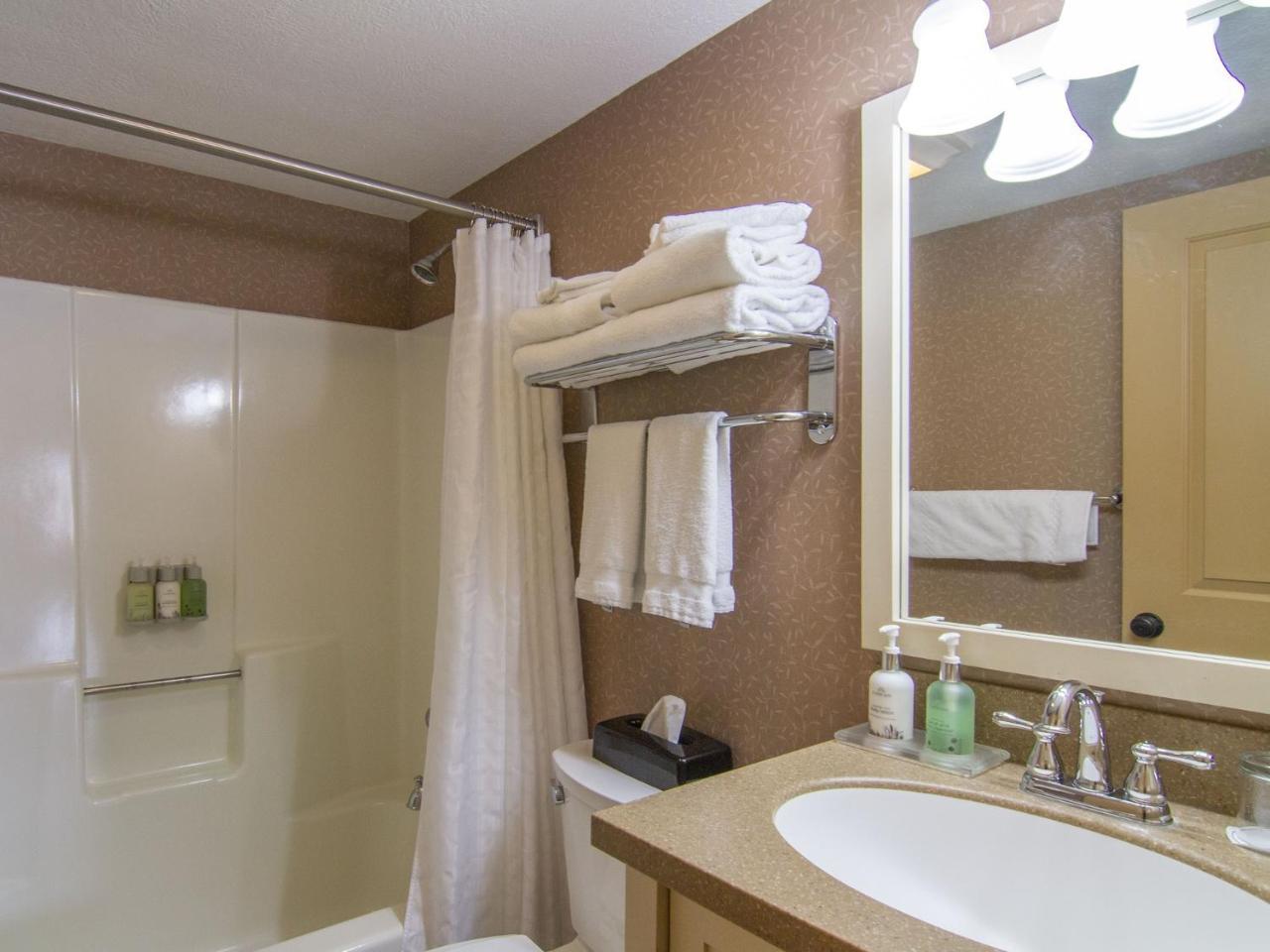 Spacious 2 Bed Condo At Crystal Mountain Resort Thompsonville Екстериор снимка